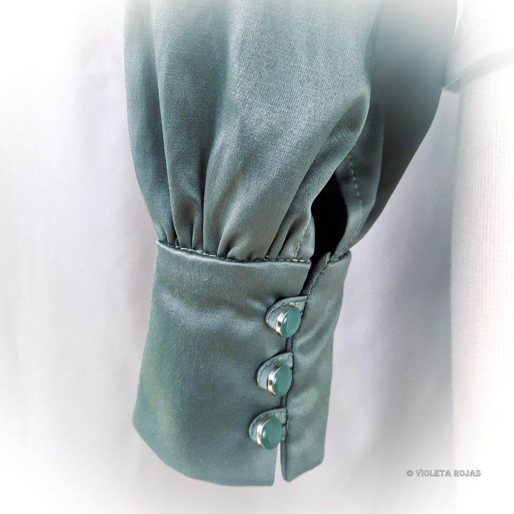 vign 24-05-29 VR Bluse mit Reverskragen 1080_Detail